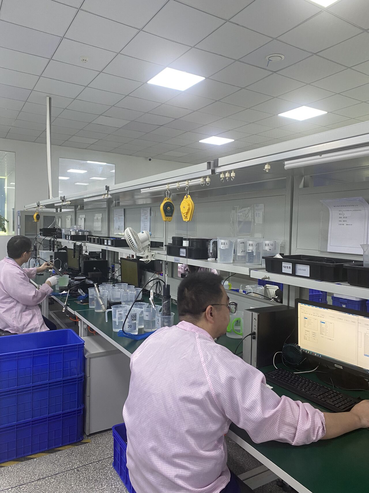 PROBEST Water UVCOD Ammonia Turbidity PH Conductivity Analysis Instruments on Testing Line To Rolling Stock