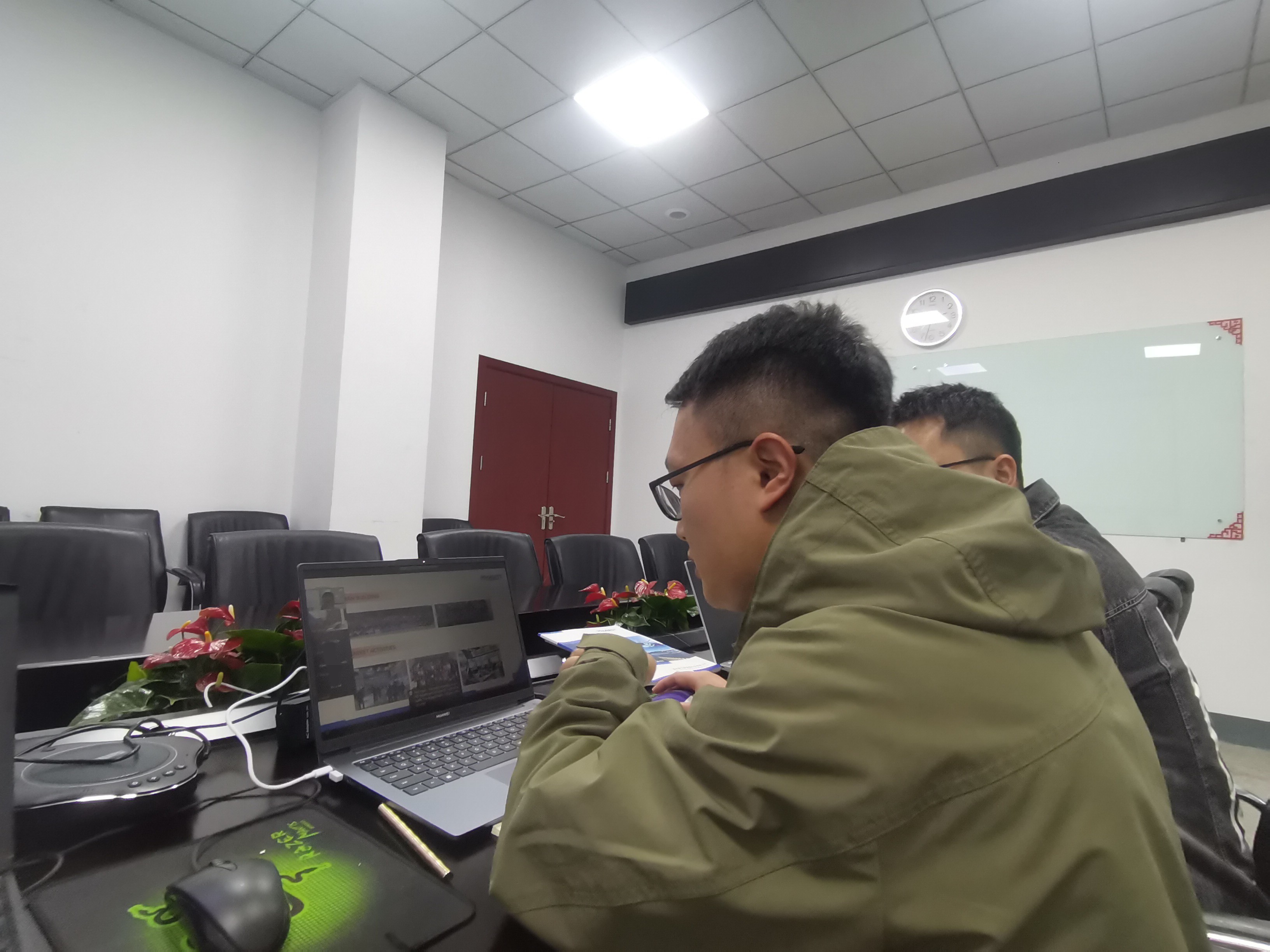 Show Customers Around Our Factory Via Video